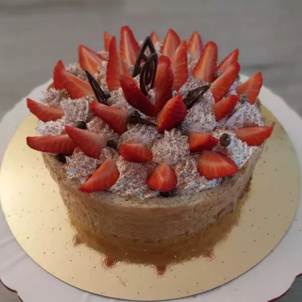 Gâteau escargot  aux myrtilles & fraises